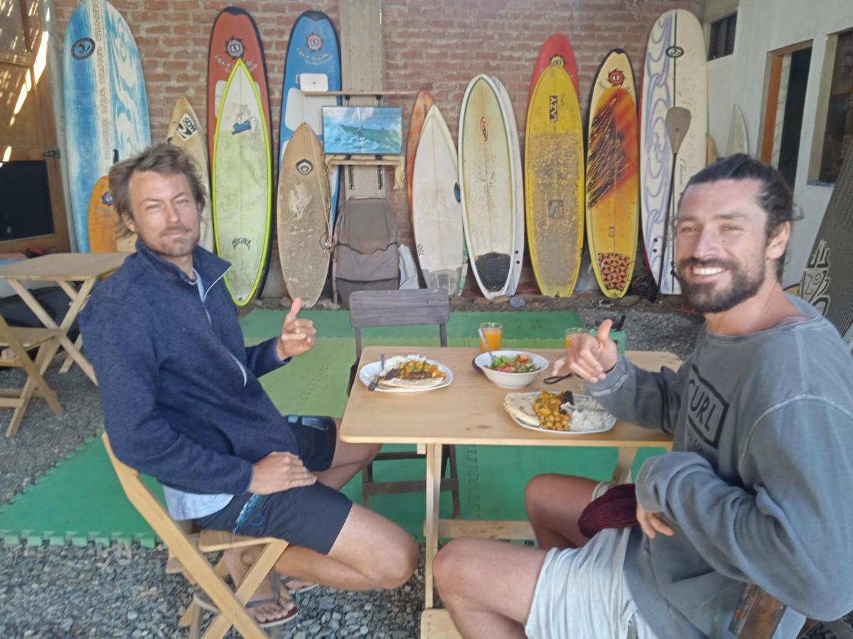 Chicama Surf Camp Hotel Puerto Malabrigo Exterior foto